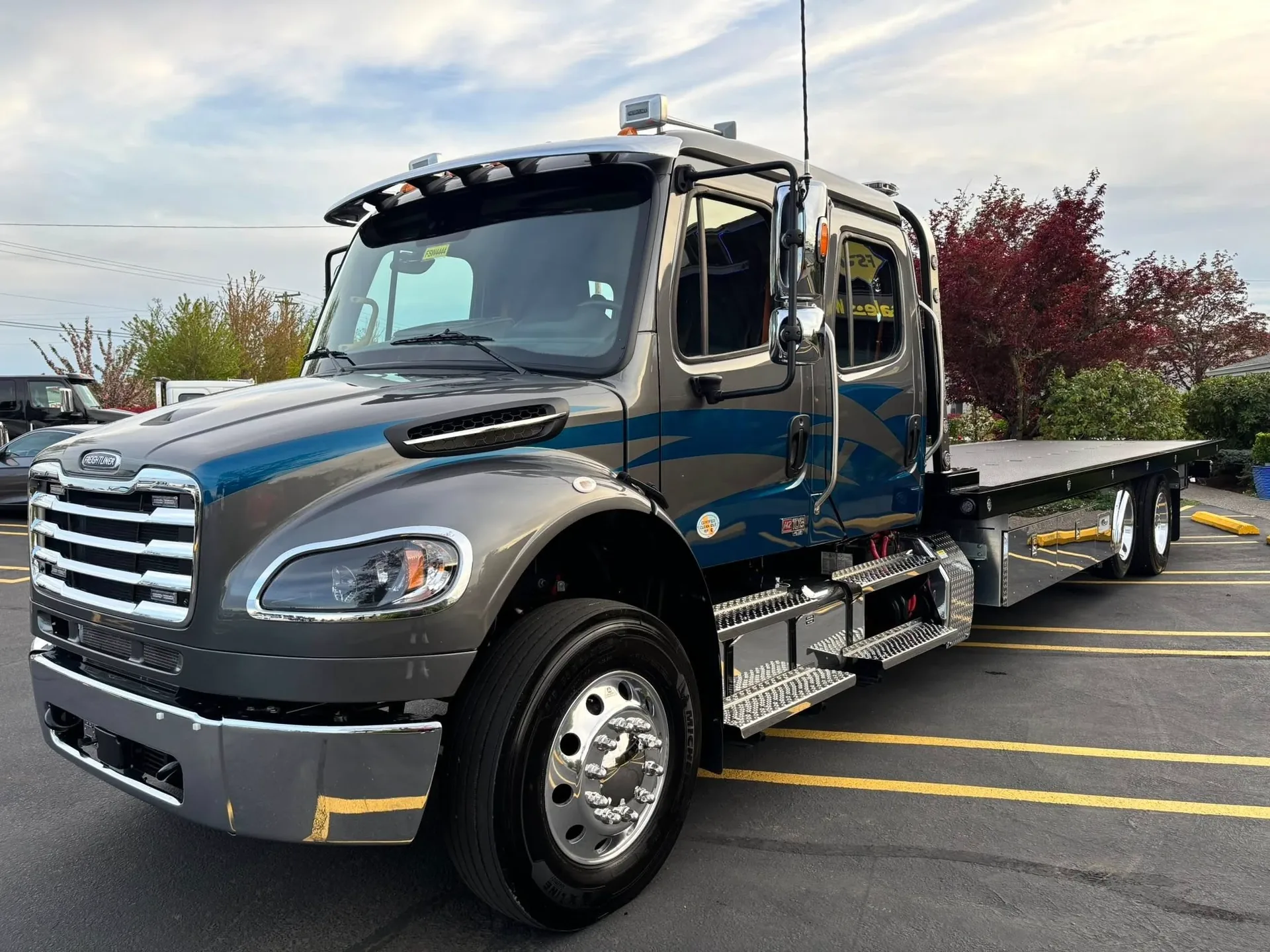 Freightliner M2 con plataforma